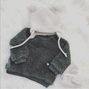 FUZZY PLUSH SWEATER BABY BOY OR GIRL SZ 9-12MOS